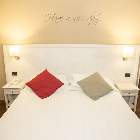 ルームズ&スイーツ ローマ