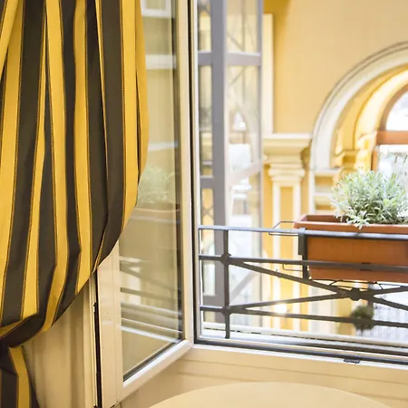 ルームズ&スイーツ ゲストハウス