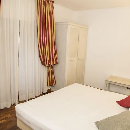 ルームズ&スイーツ