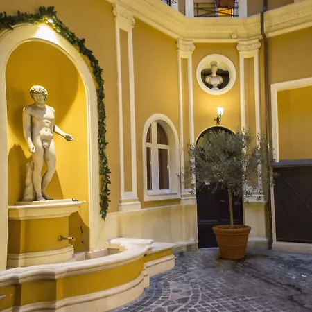 ルームズ&スイーツ 4*